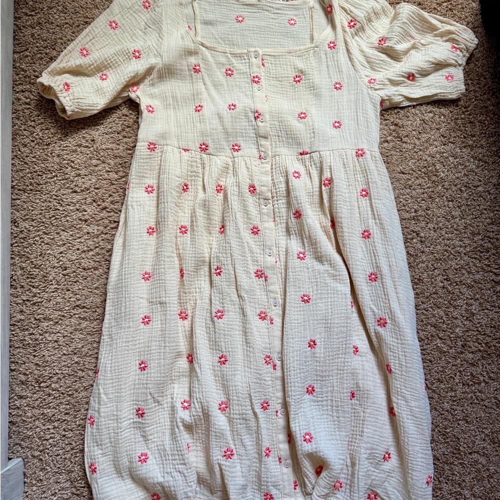 Elegant Cream and Pink Midi Dress